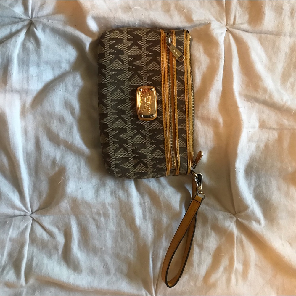 Michael Kors Clutch